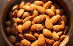 با بادام‌های خیس‌خورده، صبح خود را پرانرژی آغاز کنید!