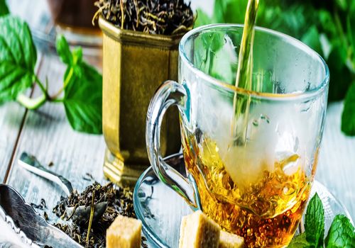 خواص شگفت‌انگیز چای نعناع؛ از تسکین سردرد تا بهبود گوارش