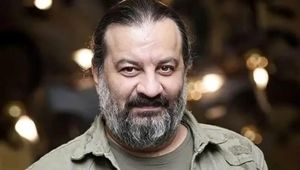 حاشیه داغ عینک آفتابی مهراب قاسمخانی در مراسم ترحیم پدر رامبد جوان!