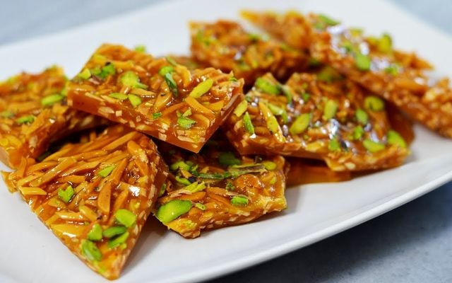سوهان خانگی، شیرینی سنتی محبوب ایرانی برای شب عید