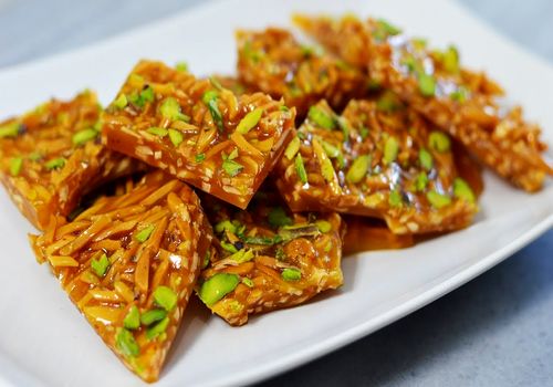 سوهان خانگی، شیرینی سنتی محبوب ایرانی برای شب عید