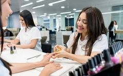 چگونه بهترین دوره آموزش کاشت ناخن را انتخاب کنیم؟