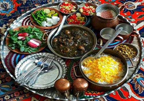 ناهار امروز: قورمه سبزی رستورانی: راز خوشمزگی محبوب‌ترین غذای ایرانی