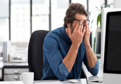 خطرات پنهان در کمین کارمندان: سندرم بینایی کامپیوتری چیست؟!